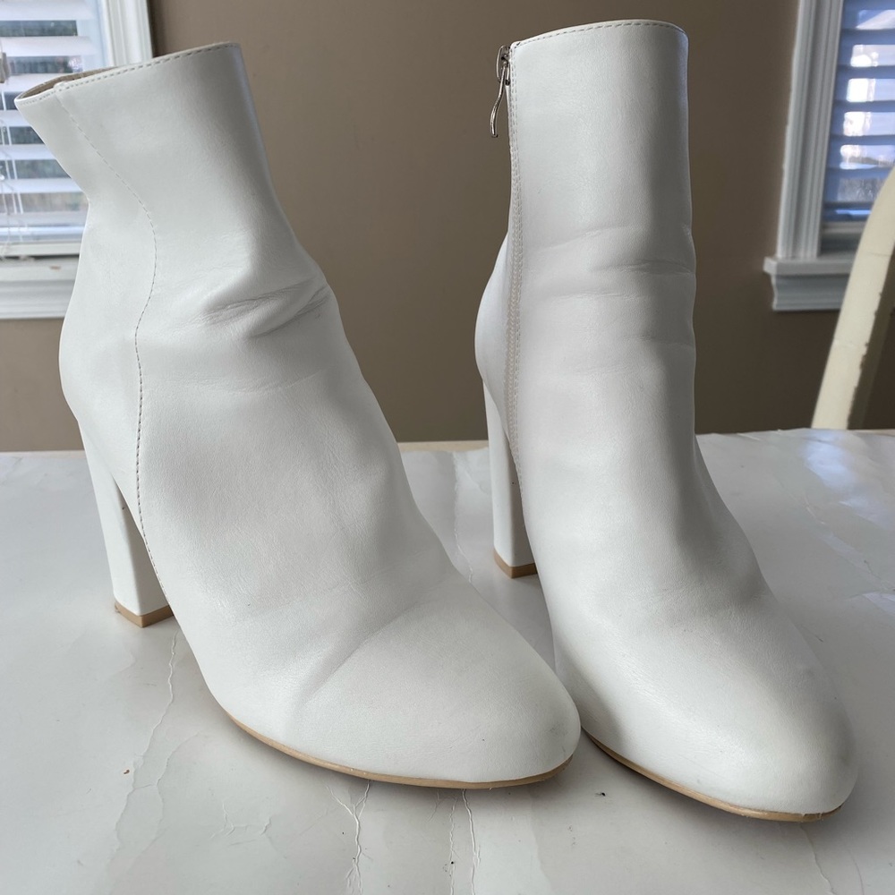 PRETTYLITTLETHING WHITE ANKLE HIGH BOOTS SIZE 7